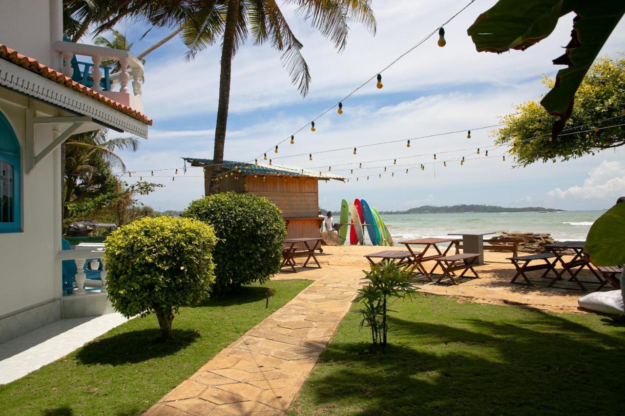 Alma Beach Hotel Weligama Exterior foto